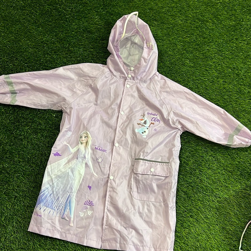 Youth Disney Frozen Raincoat, with backpack extender